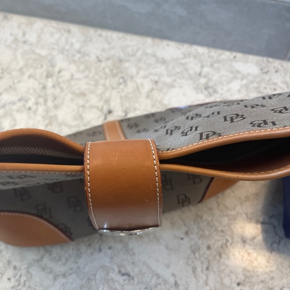 Vintage- Dooney & Bourke Signature DB Handbag‎ - Picture 9 of 11